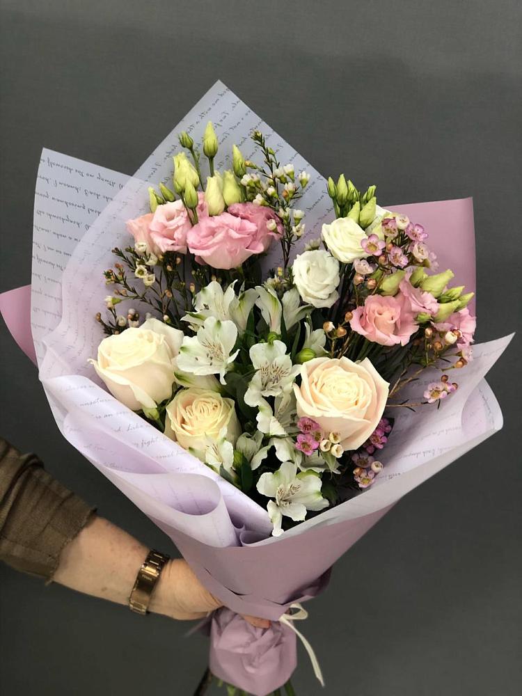 Букет цветов из: Альстромерии, Розы и Лизиантусы в Железнодорожном Иркутской области