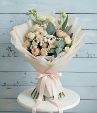 Букет цветов из:  Розы и Лизиантусы в Железнодорожном Иркутской области