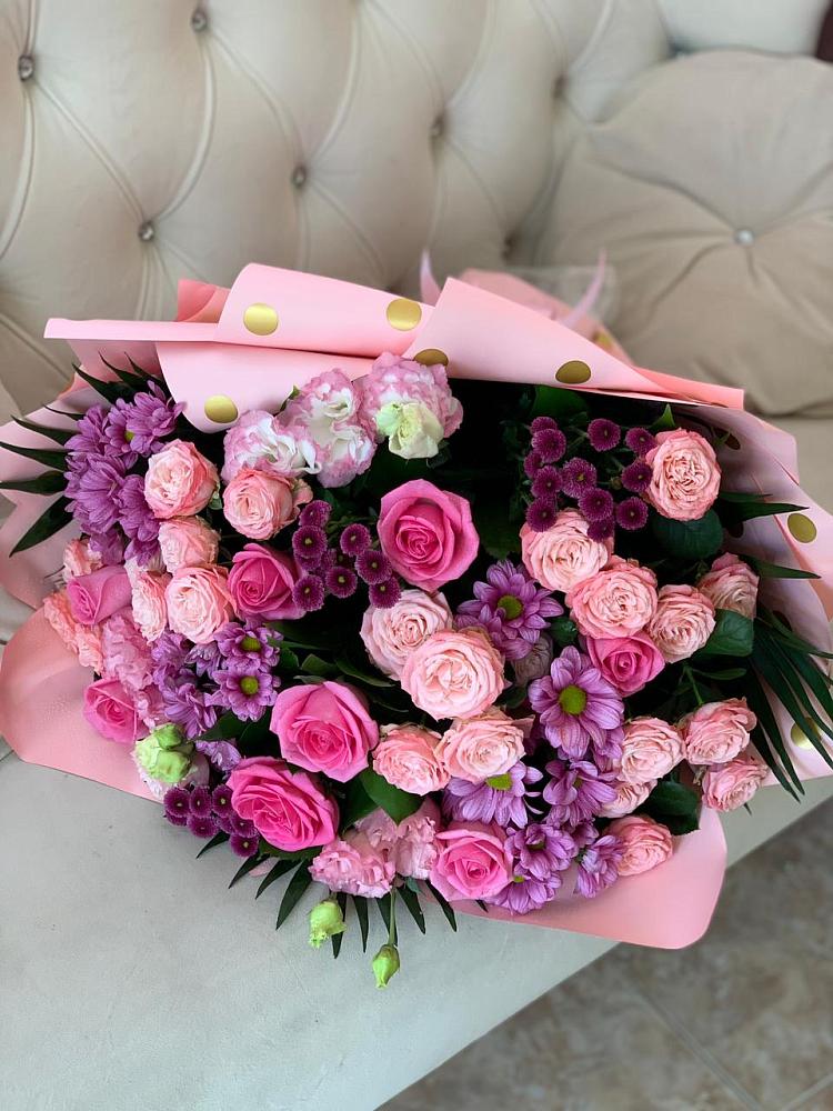 Букет цветов из: Хризантемы, Розы и Лизиантусы в Железнодорожном Иркутской области