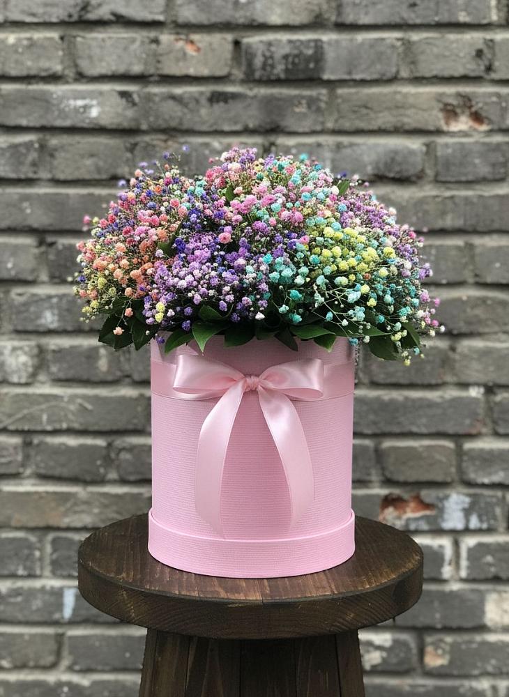 Цветочная композиция из Гипсофила и Розы в шляпной коробке в Железнодорожном Иркутской области