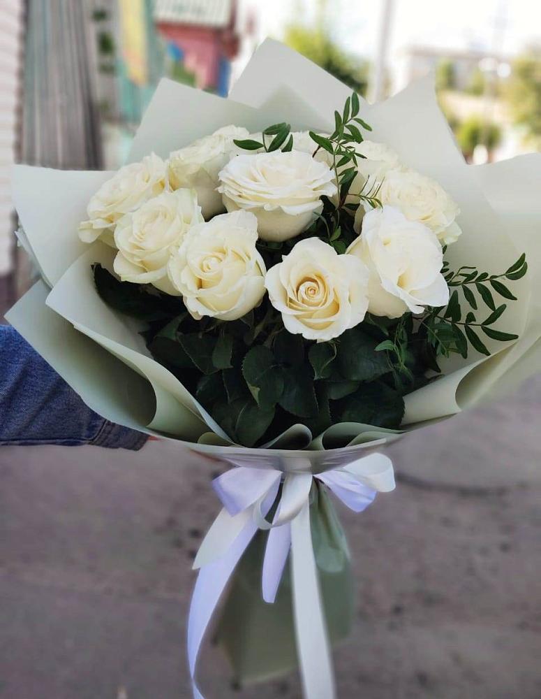 Букет Белые розы Проуд в Железнодорожном Иркутской области