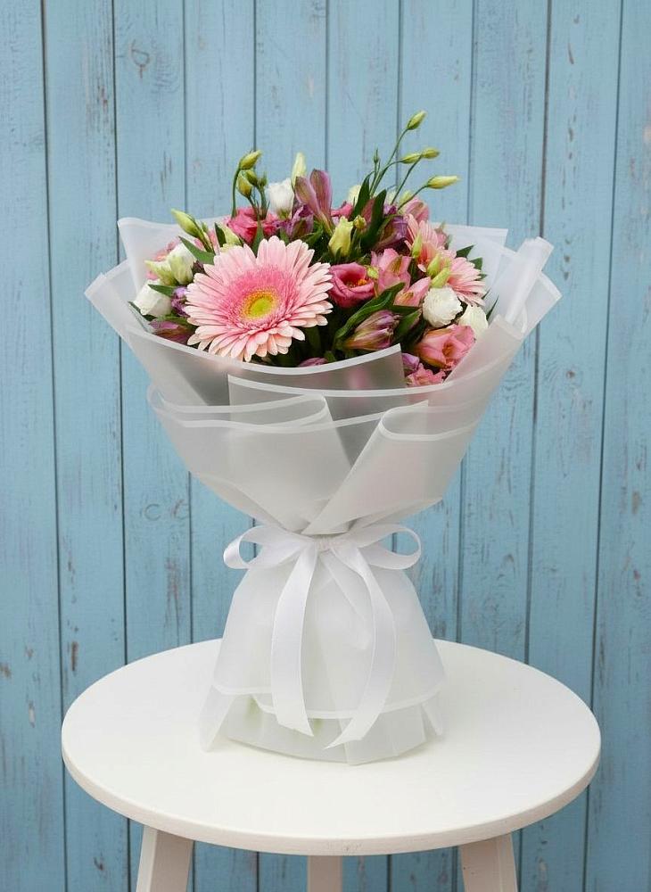 Букет цветов из: Герберы, Альстромерии и Лизиантусы в Железнодорожном Иркутской области