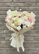Букет цветов из:  Гвоздики, Розы, Лизиантусы и Хризантемы в Железнодорожном Иркутской области