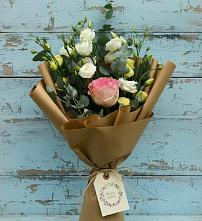 Букет цветов из:  Розы и Лизиантусы в Железнодорожном Иркутской области