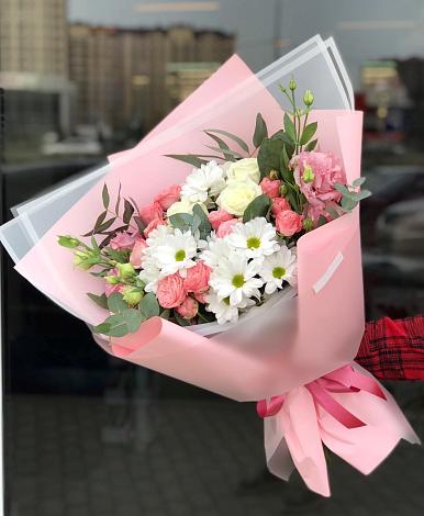 Букет цветов из: Розы, Лизиантусы и Хризантемы в Железнодорожном Иркутской области