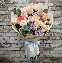 Букет цветов из:  Розы, Лизиантусы и Гвоздики в Железнодорожном Иркутской области